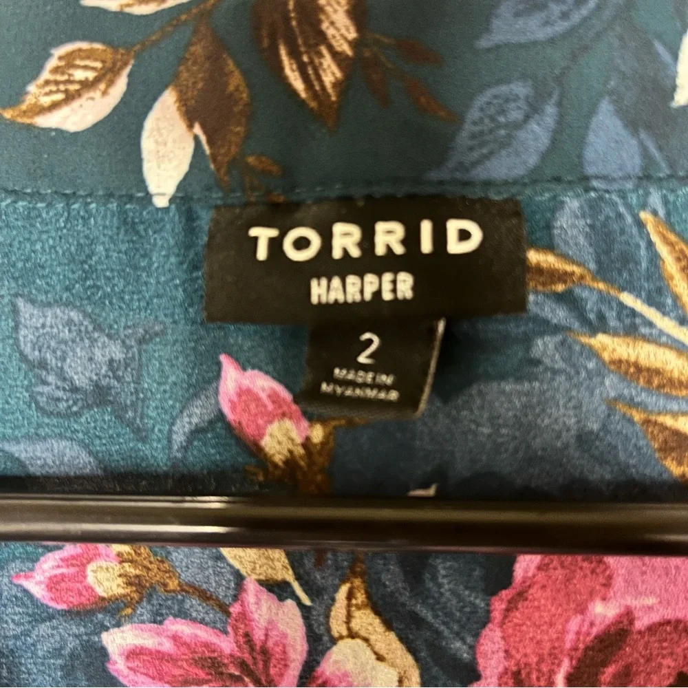 TORRID HARPER FLORAL BLOUSE - Picture 5 of 6